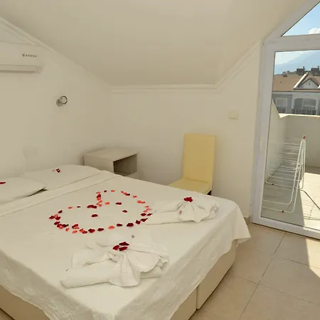 Lighthouse Legend Aparts フェティエ