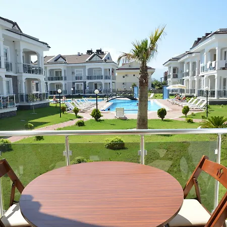 Lighthouse Legend Aparts Φετιγιέ