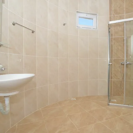 Lighthouse Legend Aparts * Φετιγιέ