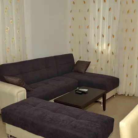 Lighthouse Legend Aparts *